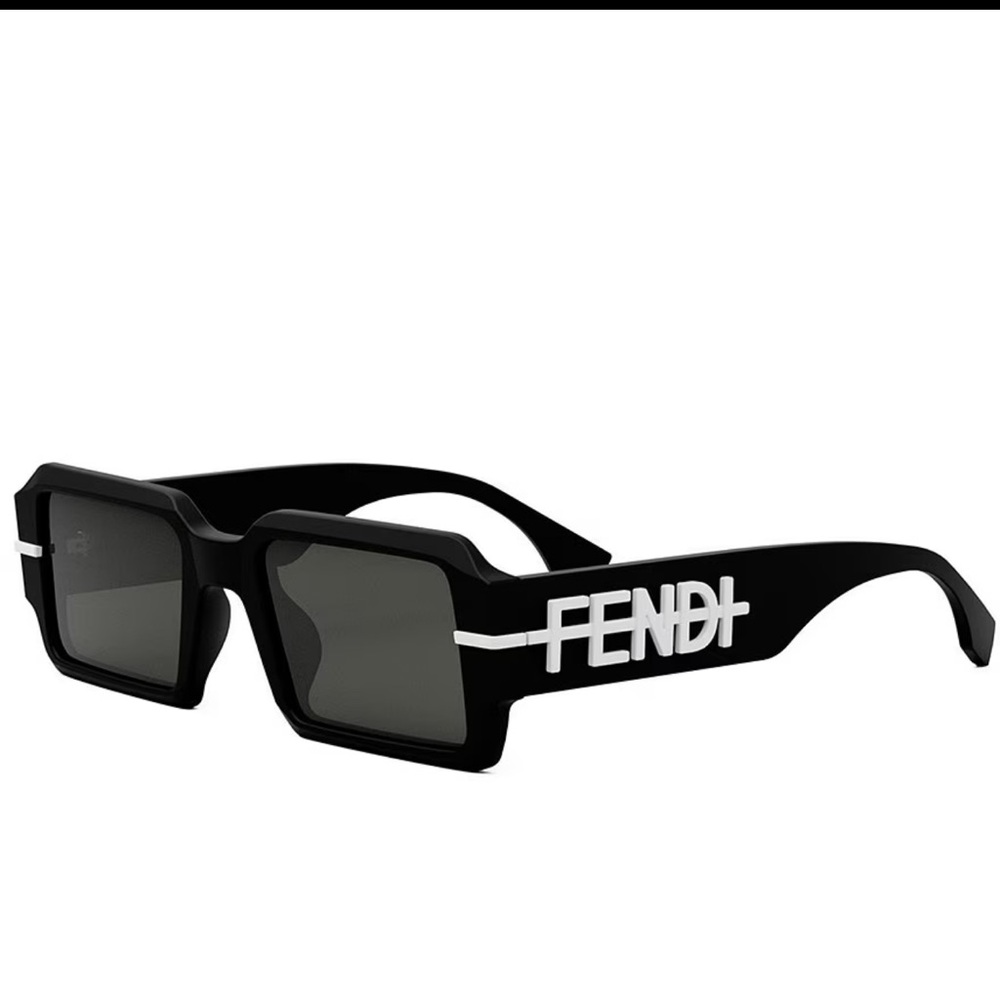 Fendi Black Fashion-Forward Sunglasses